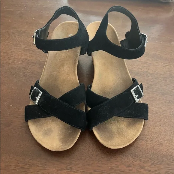 Vionic ANKA Black Suede Sandals with Silver Buckles EUC - Picture 3 of 9